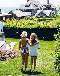 Taylor Swift And Friends Share Pictures From Epic Fourth Of July Party Taylor Swift Cara Delevingne Taylor Alison Swift