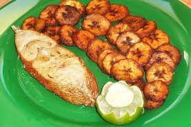 Plantain A Typical African Meal I Should Actually Get The Recipe Of My Stepmom Cuisine Africaine Cuisine Recettes Africaines