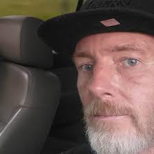 Can someone tell me the real difference between the big boss 8k and the  bass 8k