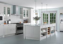 Although shaker kitchens tend to have a more traditional style, it is possible to add more contemporary design features to give your shaker a modern twist. Grey Shaker Style Contemporary Kitchen Og Kitchens