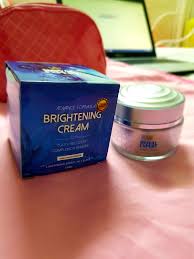 Sebelum ini saya pernah menghabiskan ribuan ringgit untuk mencari produk yang sesuai bagi merawat muka saya yang mengalami jeragat teruk. My Cutie Pie Story Royal Expert Advance Formula Brightening Cream 14days Challenge