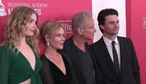 After his former bandmates mick fleetwood and stevie nicks joined tiktok following nathan apodaca's viral dreams moment, lindsey buckingham got in on the action. Kristen Messner Wiki Lindsey Buckingham S Wife Age Biography Facts