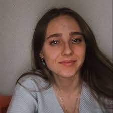 Deborah Derringer's Instagram, Twitter & Facebook