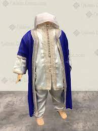 D'un tissu en velours souple et léger de couleur bleu électrique. 30 Idees De Tenues De Circoncision En 2021 Circoncision Tenue Gilet Sans Manche