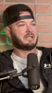 Darryl Abraham's Instagram, Twitter & Facebook