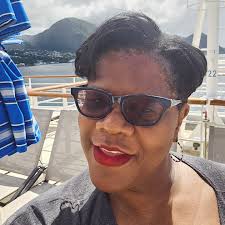 Hola from Dominica! It's day 7 of 12 we're blessed by the beauty of this  island and the people who reside here. Walk good!  #envisionedtravelsbysuzette #expandingworldview #experiencesoverthings  #cruising #caribbeancruise #dominica ...