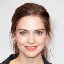 Laura Berlin's Instagram, Twitter & Facebook