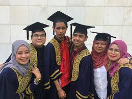 Padahal pada hari biasa mungkin kurang dari setengah jam sudah bisa keluar dari toll yang saya maksud. Istiadat Konvokesyen Uitm Ke 86 My 3rd Convocation Mysara Newrie