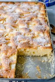 Der kuchen schmeckt nach leckerem biskuitboden und in der kombination mit pfirsich ist er ein echter traumkuchen. Ruck Zuck Apfelkuchen Vom Blech Rezept Was Eigenes