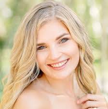 Hannah Calhoun's Instagram, Twitter & Facebook