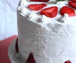 Layer Cake Fraises Et Chantilly Vanillee Recette Facile Recette En 2020 Recette Genoise Facile Creme Mascarpone Pour Gateau Creme Pour Gateau