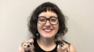 Carolyn Schrader's Instagram, Twitter & Facebook