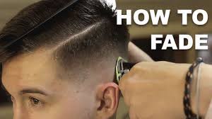 Tutorial How To Fade Men S Hair Youtube Mens Hairstyles Fade Mens Haircuts Fade How To Fade