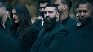 Wer sind die berliner clans und wie funktioniert das milieu? Dogs Of Berlin Clan Insider Erklart Die Wahrheit Hinter Der Netflix Serie Watson