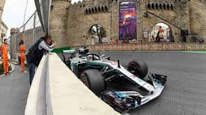 Formula 1 travels to the baku city circuit for the first time in two years for the azerbaijan grand prix this week. Azerbaijan F1 Grand Prix 2018 Chaotic Baku Gp Victory Lands In Lewis Hamilton S Lap Marca In English