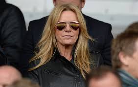 Trainer jürgen klopp mit seiner frau ulla (2.v.r) seine frau ulla reist mit nach frankreich, wird ihrem ehemann und den. What Jurgen Klopp S Wife Did When She Spotted Loris Karius Girlfriend Crying During Champions League Final Mirror Online