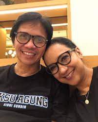 30.05.1963-30.05.2024 Dear Bapak Gilang, Selalu ada sesuatu yang baru untuk  dipelajari dan dirasakan setiap hari bersama kamu. Begitu pun sebaliknya.  Hidup bersama dengan karakter yang berbeda, tentu bukan perkara yang mudah  untuk