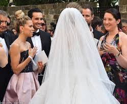 Sie hat eine jüngere schwester namens paulina. Victoria Swarovski Marries In Italy Daily Mail Online