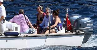 Katharine Mcphee Picture Exclusive Singer Enjoys Stroll With New Husband David Foster In Capri Daily Mail Online