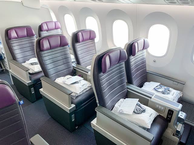 United Premium Plus cabin on a Boeing 787