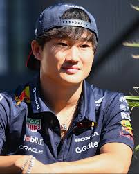 Taking a stroopwafel break in the sun 😌💙 #F1 #RedBullRacing #DutchGP 📸  @Gettyimages