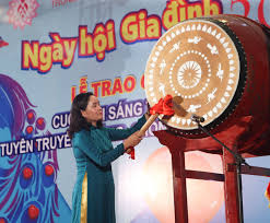 Từ 1/6 đến 31/7, kingsport giảm giá đến 50% cho khách hàng mua lẻ. Khai Máº¡c Ngay Há»™i Gia Ä'inh Viá»‡t Nam 2019