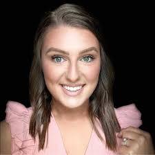 Sarah Wildey's Instagram, Twitter & Facebook