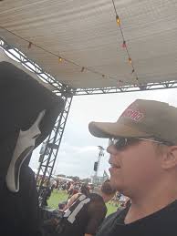 How to manage hotel stay and find fun activities during the Louder Than  Life festival in Louisville, Kentucky?