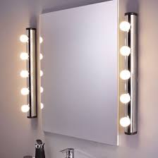 Lampes Et Luminaires Pour Eclairer La Salle De Bains Applique Salle De Bain Miroir Salle De Bain Deco Salle De Bain