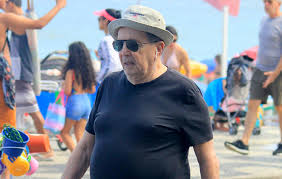 Renato góes e 'amuleto de diretor' se juntam ao elenco de pantanal. Daniel Filho Passeia No Rio De Janeiro O Fuxico