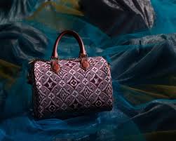 Louis vuitton has released many tote (or shopper) bags. A Longstanding And Most Iconic Motif Is Reimagined The New York Times