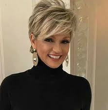 Super shiny and with a silver head, this hairstyle is something for women above 50, fine strands and thinning hair might be a problem with wrong color and cut. Short Hairstyles 2019 Women Over 50 Stylesummer