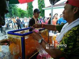 Berikut kumpulan rahasia aneka kreasi dan variasi olahan resepi teh bunga telang biru yang unik sajian sedap istimewa setelah itu saring air rebusan bunga telang yang sudah mendidih dan tuang ke dalam gelas. Kisah Teh Bunga Beratur Di Bazar Ramadan
