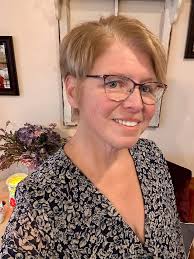 Short haircut for older Ladies