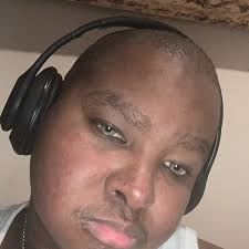 Degrassi Futures 💭 Manny & Craig 🩷 Married (3 years) 💍 (Manny kept her  last name) Divorced 💔 Craig and Manny lived in Los Angeles California,  Craig became a recording artist and