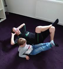 Trainiere zuhause mit mir home training mit linda workout zu hause covid19 aktion! Eaglefit Home Ems Komplettsystem Ems Training Zuhause Smart Kabellos Heimtraining Eaglefit