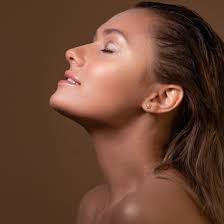 What Is a Violet Spray Tan?