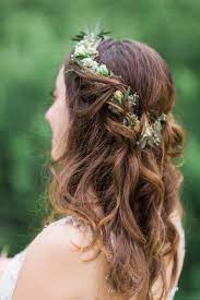 Brautfrisur Lange Haare Hochzeit Offen Mit Blumenkranz Freie Trauung Auf Dem Scherauer Hof Hochzeitsbl Brautfrisuren Lange Haare Brautfrisur Haare Hochzeit