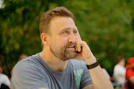 We're still buzzing with excitement from our recent production of Romeo &  Juliet🥀🗡️ at the historic Lynnhaven House, which we shared with all of  you! Take a peek behind the scenes at