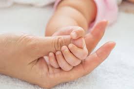 In mod uzual, diversificarea incepe cu varsta de 6 luni, fie ca vorbim despre un bebelus alaptat la san sau cu formula. BebeluÈ™ Cu DouÄƒ Capete NÄƒscut La Un Spital Din BucureÈ™ti È™oc In Lumea MedicalÄƒ Evenimentul Zilei