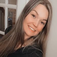 Cassie Knapp's Instagram, Twitter & Facebook