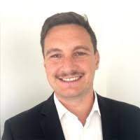 300+ "Jan H." profiles