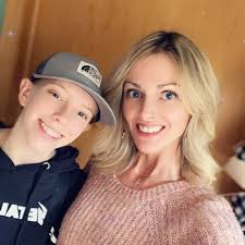 What are everyone's favorite pool floats?