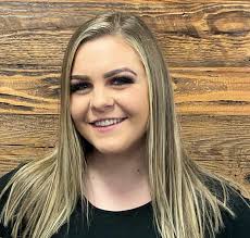 Ally Crain's Instagram, Twitter & Facebook