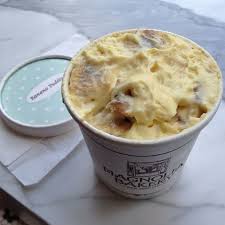 Banana Pudding Magnolia Bakery Bloomingdale S By Juliusmayojr Via Flickr Banana Pudding Magnolia Bakery Banana Pudding Magnolias Bakery
