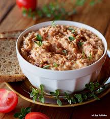 Smaczna Pyza Jajka Suszone Pomidory Do Chleba Pasta Jajeczna Z Pomidorami Recipes Savoury Food Culinary Recipes