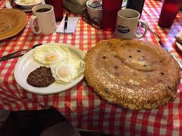 Hubcap Size Pancakes At Billy Gail S In Branson Mo Pre Game Meal Before Round Of Golf At Buffalo Ridge Food Eat Great Recipes