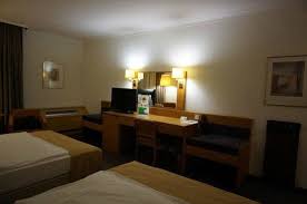 Zimmer die 199 klimatisierten zimmer im holiday inn düsseldorf airport ratingen bieten folgendes: Holiday Inn Dusseldorf Airport Ratingen Picture Of Leonardo Hotel Dusseldorf Airport Ratingen Dusseldorf Tripadvisor