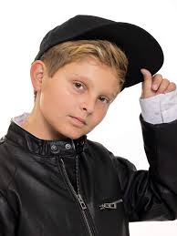 Bradley Belanger's Instagram, Twitter & Facebook