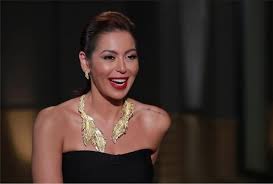 وارتدت كل منهما فستاناً طويلا باللوني الأسود والبرتقالي، مكشوف عند منطقة الخصر. Ù„Ù‚Ø§Ø¡ Ø§Ù„Ø®Ù…ÙŠØ³ÙŠ Ø¨Ù†ÙØ³ Ø§Ù„ÙØ³ØªØ§Ù† ÙÙŠ Ø£ÙƒØ«Ø± Ù…Ù† Ù…Ù†Ø§Ø³Ø¨Ø© ØªÙˆØ¶Ø­ Ù‡Ø°Ø§ Ø¨Ø¯ÙˆÙ† Ø­Ø±Ø¬ Ù„Ù‡Ù„ÙˆØ¨Ù‡